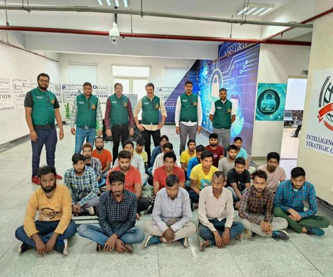 देशभर में फैला रखा था ठगी का जाल, दिल्ली पुलिस की सातों टीमों ने एक साथ छापेमारी कर दबाेचा