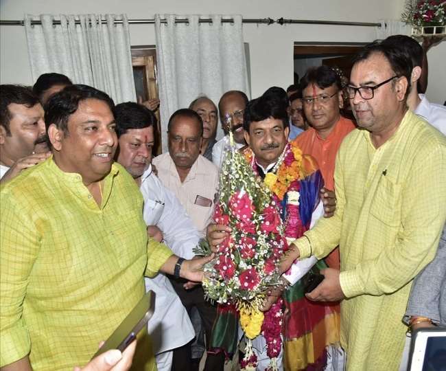 शपथ लेने के बाद लखनऊ से गाजियाबाद पहुंचे दो मंत्री