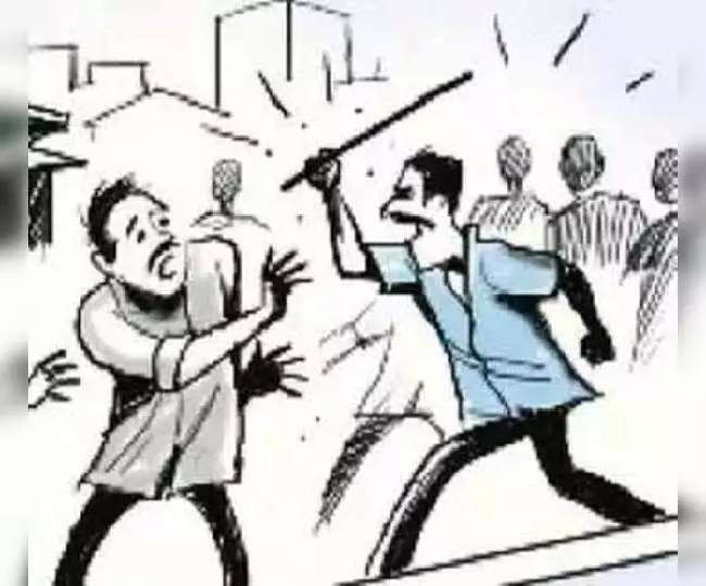 फर्रुखाबाद में एसडीएम के अर्दली पर बुग्गी चालक का हमला।