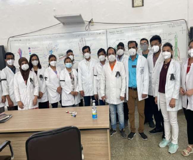 Doctor Archana Sharma Suicide Case: पुलिस ने दर्ज किया केस