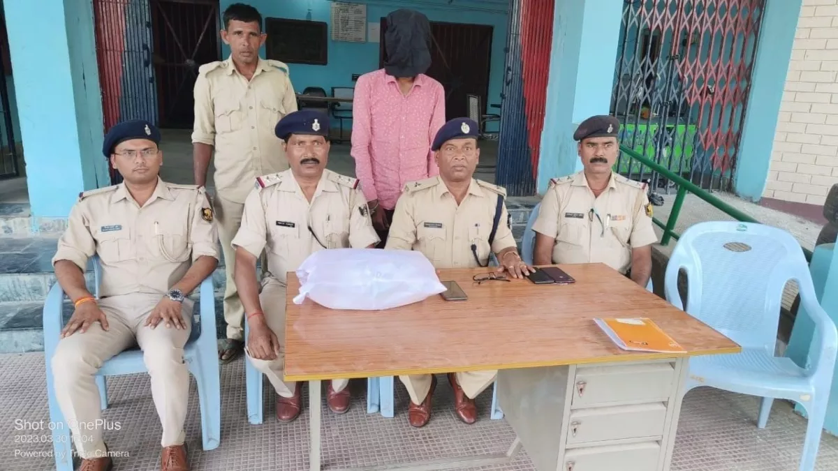 बिहार: पुलिस ने सात किलोग्राम चरस के साथ तस्कर को पकड़ा, NDPS एक्ट के तहत मामला दर्ज