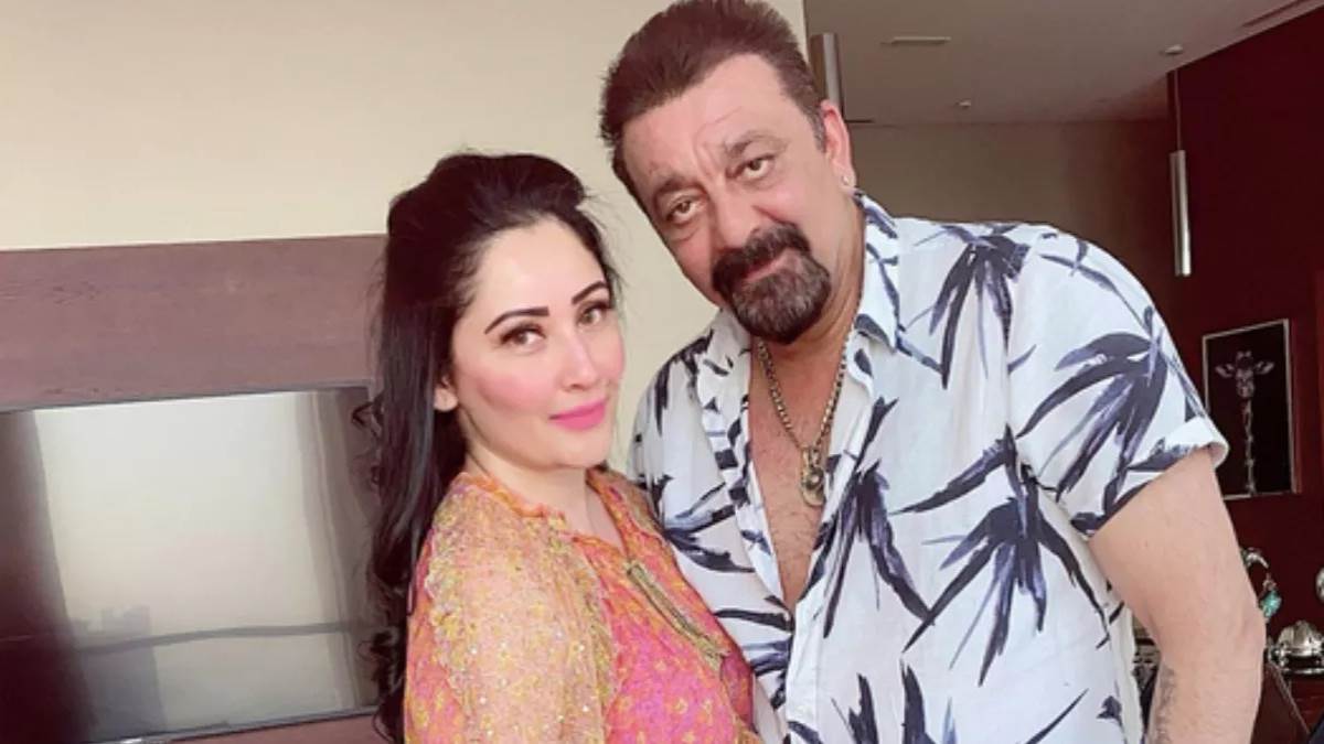 https://www.jagranimages.com/images/newimg/30032023/30_03_2023-sanjay_dutt_manyata_dutt__23371538.jpg