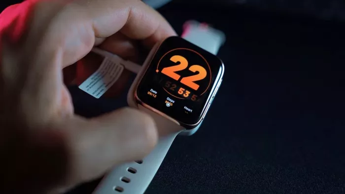top 5 smartwatch features and specifications you must use know in hindi