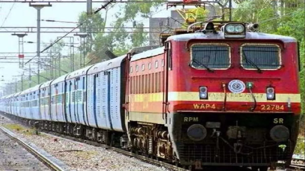 Railway News: बेसहारा पशुओं ने उड़ाई रेलवे की नींद, ट्रेनों की संरक्षा को खतरा- आवागमन भी प्रभावित