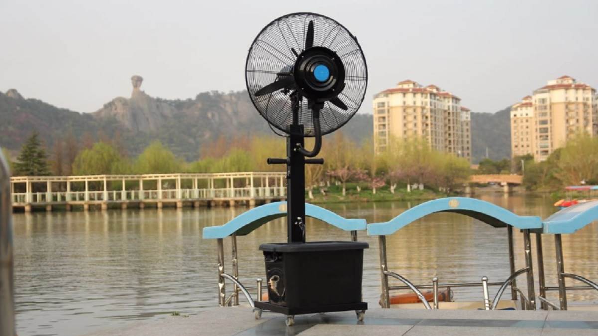 Water Fan Price: गड़गड़ाती आवाज में होता है गर्मी का खात्मा! चलाते ही छूटने लगेगी कंपकंपी