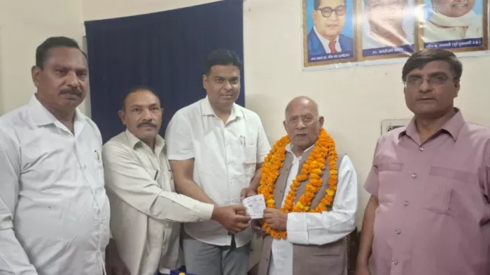 पूर्व विधायक मास्टर छोटेलाल समर्थकों समेत बसपा में शामिल