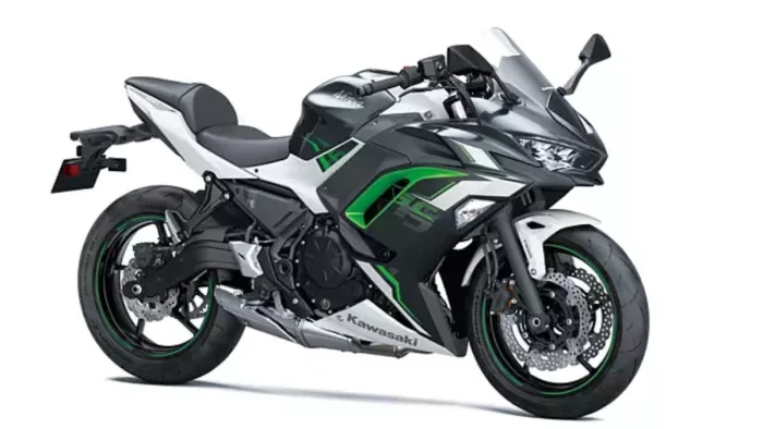 Kawasaki Ninja 650 और Vulcan S पर 60 हजार तक का डिस्काउंट मिल रहा है।