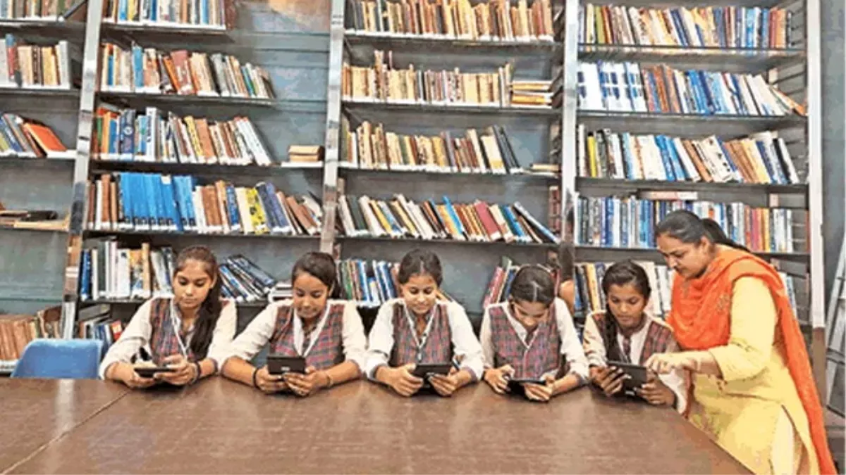 यूपी के इस जिले में हाईटेक होगी शिक्षा, गांवों में बनेगी Digital Library; जानें क्या मिलेंगी सुविधाएं?
