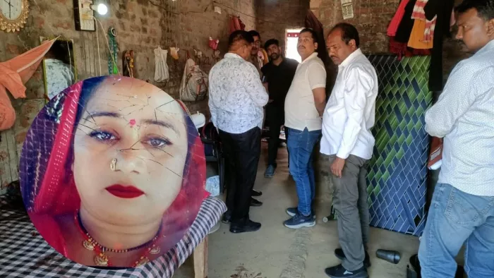 घटनास्थल पर छानबीन करती क्राइम ब्रांच की टीम। इनसेट में मृतक महिला - जागरण
