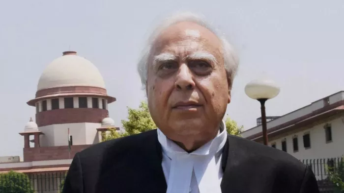 सुप्रीम कोर्ट बार एसोसिएशन के अध्यक्ष कपिल सिब्बल। ( फाइल फोटो )