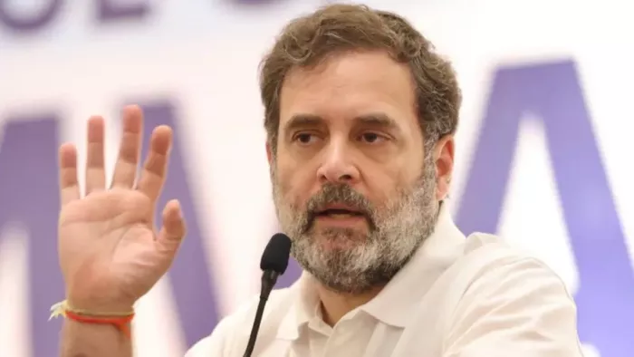 राहुल गांधी गुजरात कांग्रेस कार्यकर्ताओं को संबोधित करते हुए। (फोटो सोर्स- INCIndia @X )