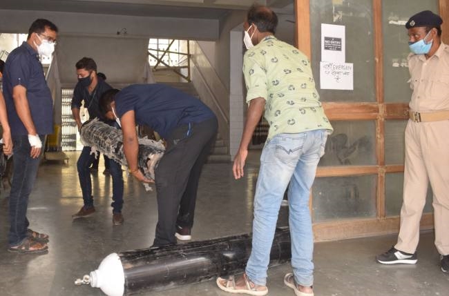 आइसीयू में भर्ती मरीज ठीक होने के बाद भी नहीं कर रहे बेड खाली