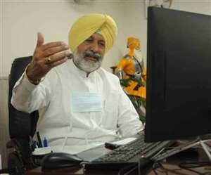 पंजाब के स्वास्थ्य मंत्री बलबीर सिद्धू ने दिए Lockdown के संकेत, कहा- लोगों की जिंदगी बचाना जरूरी