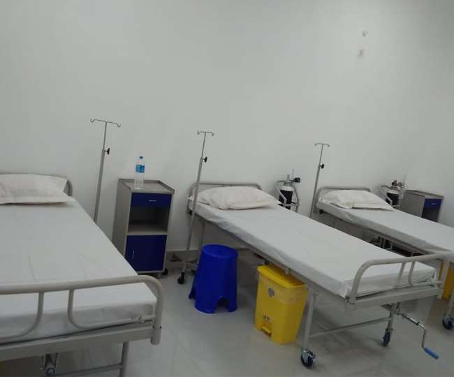 भागलपुर रेलवे जंक्&zwj;शन पर बना कोविड अस्&zwj;पताल।