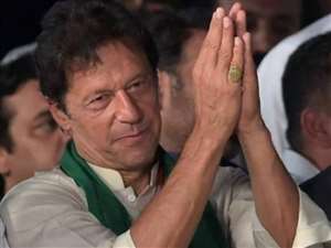 पाकिस्तान में सरकार के प्रतिबंधित तहरीक-ए-लब्बैक पाकिस्तान (टीएलपी) से वार्ता के कदम से पुलिसकर्मी नाखुश हैं।