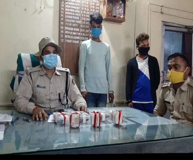 गिरफ्तारी की जानकारी मानगाे थाना के इंस्पेक्टर विनय कुमार। जागरण