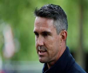 इंग्लैंड के पूर्व क्रिकेटर केविन पीटरसन ।