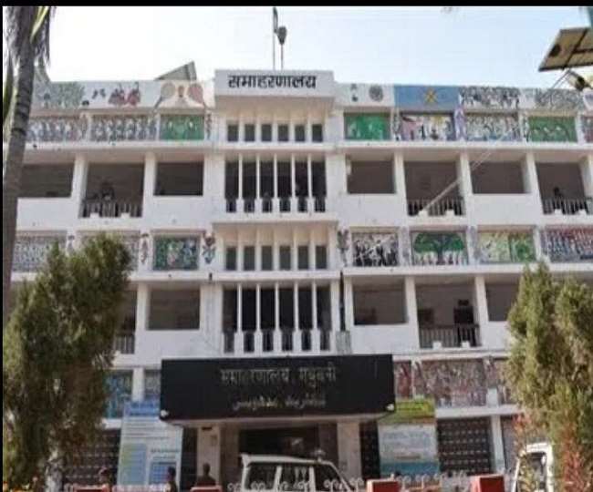 मधुबनी समाहरणालय, डीएम कोरोना संक्रमण से न&zwj;िपटने की तैयारी में जुटे।