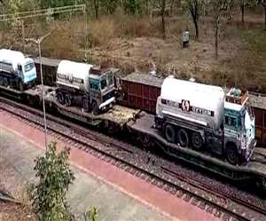 हरियाणा में राउरकेला से ऑक्&zwj;सीजन आ रहा है। (सांकेतिक फोटो।)