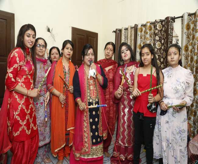 जालंधर में हनुमान जयंती को लेकर संकीर्तन का आयोजन चरणजीत पुरा में हुआ।