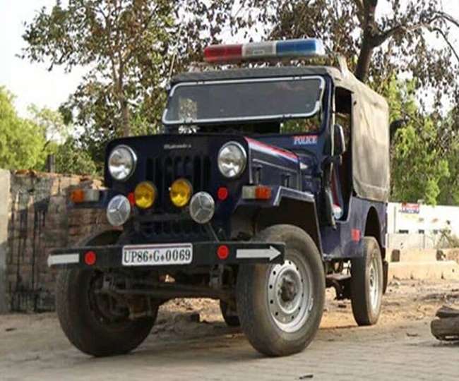 बागपत में दारोगा ने टोल कर्मि&zwj;यों को पीटा।