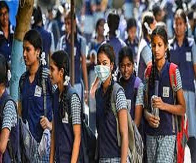 हर साल ही जब एक अप्रैल से माध्यमिक शिक्षा विभाग का नया सत्र शुरू होता है