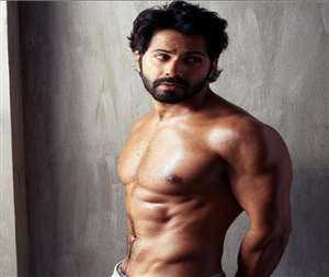 Varun Dhawan share video to explain Covid protocols that follow vaccination centers. photo source @varundvn instagram.