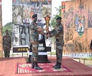 Vijay Mashaal in JK: विजय मशाल ने सेना की उत्तरी कमान में प्रवेश किया, अखनूर के क्रॉसड स्वार्डस डिवीजन में हुआ स्वागत