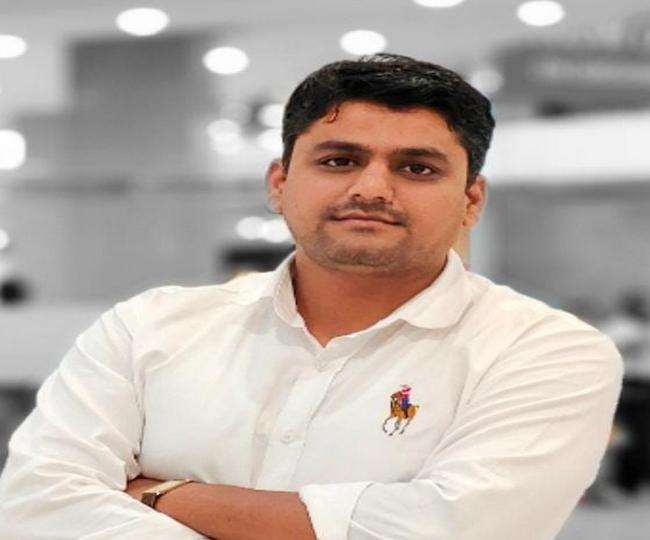 जम्मू कश्मीर पुलिस से सम्मान पाने वाले चंडीगढ़ के युवा समाजसेवी वसीम मीर।