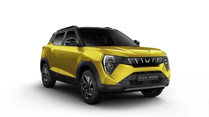 Mahindra XUV 3XO के बेस वेरिएंट MX1 में किस तरह के फीचर्स मिलते हैं। आइए जानते हैं।