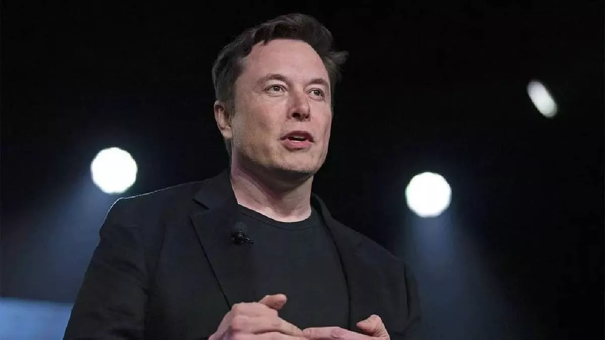 Tesla के सीनियर मैनेजमेंट समेत 500 कर्मचारियों की होगी छुट्टी, Elon Musk कर रहे प्लानिंग
