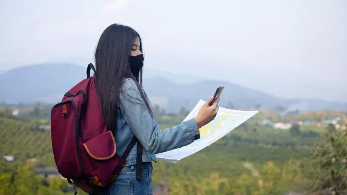 Travel Tips: अकेले ट्रैवलिंग करते वक्त न करें ये गलतियां