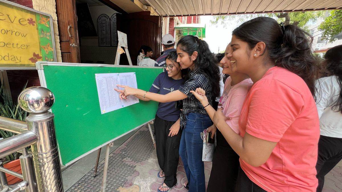 https://www.jagranimages.com/images/newimg/30042025/30_04_2025-icse_result_2025_2_23928221_123135733.jpg