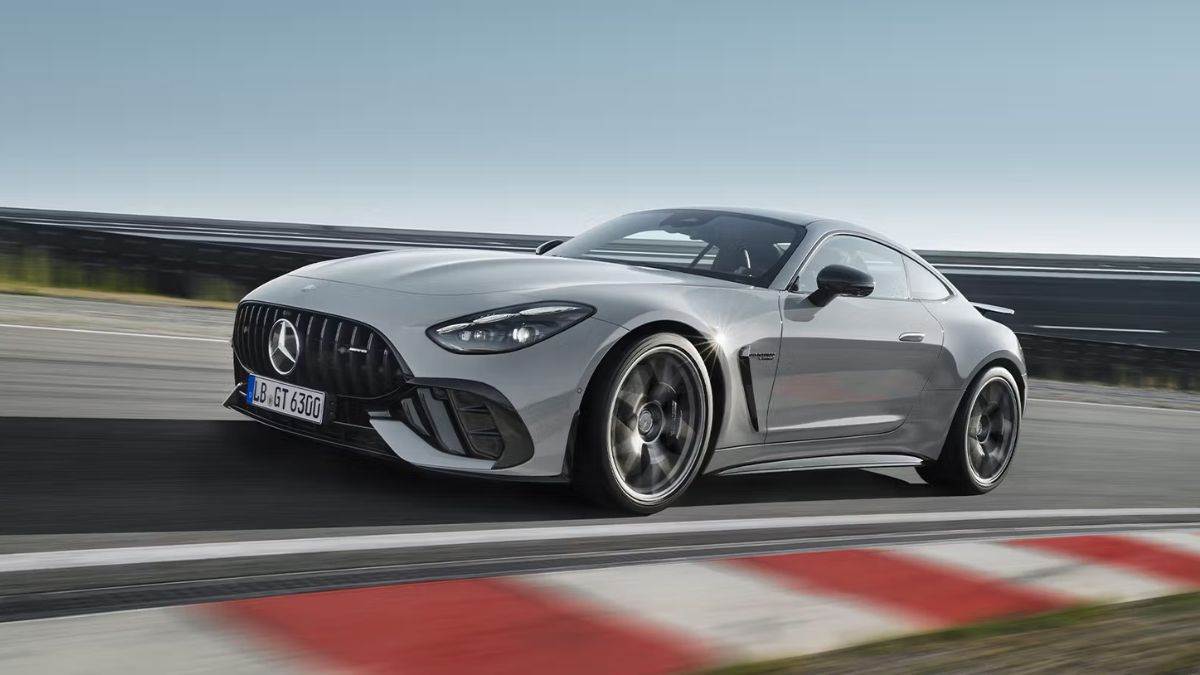 https://www.jagranimages.com/images/newimg/30042025/30_04_2025-new_mercedes_amg_gt_63_1_23928399.jpg