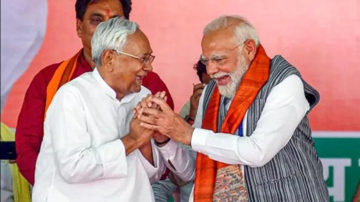 प्रधानमंत्री नरेंद्र मोदी के साथ सीएम नीतीश कुमार। फाइल फोटो