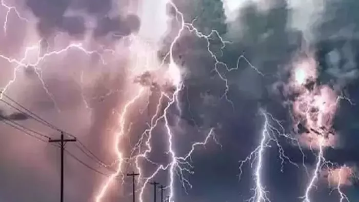Uttarakhand Weather : चारधाम यात्रा मार्ग पर भी वर्षा के कारण सतर्क रहने की सलाह। Concept Photo