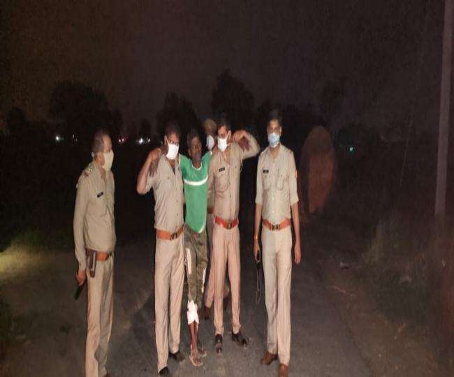 तीन बाइक, एक तमंचा, मांस और कटान के उपकरण बरामद