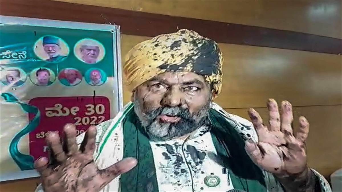 samyukt kisan morcha demands judicial probe into attack on rakesh tikait