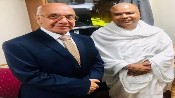 सनातन धर्म के प्रचार प्रसार के लिए लंदन पहुँचे भाईजी, बोले, श्रीराम मंदिर निर्माण को लेकर यहां उत्साहित हैं लोग