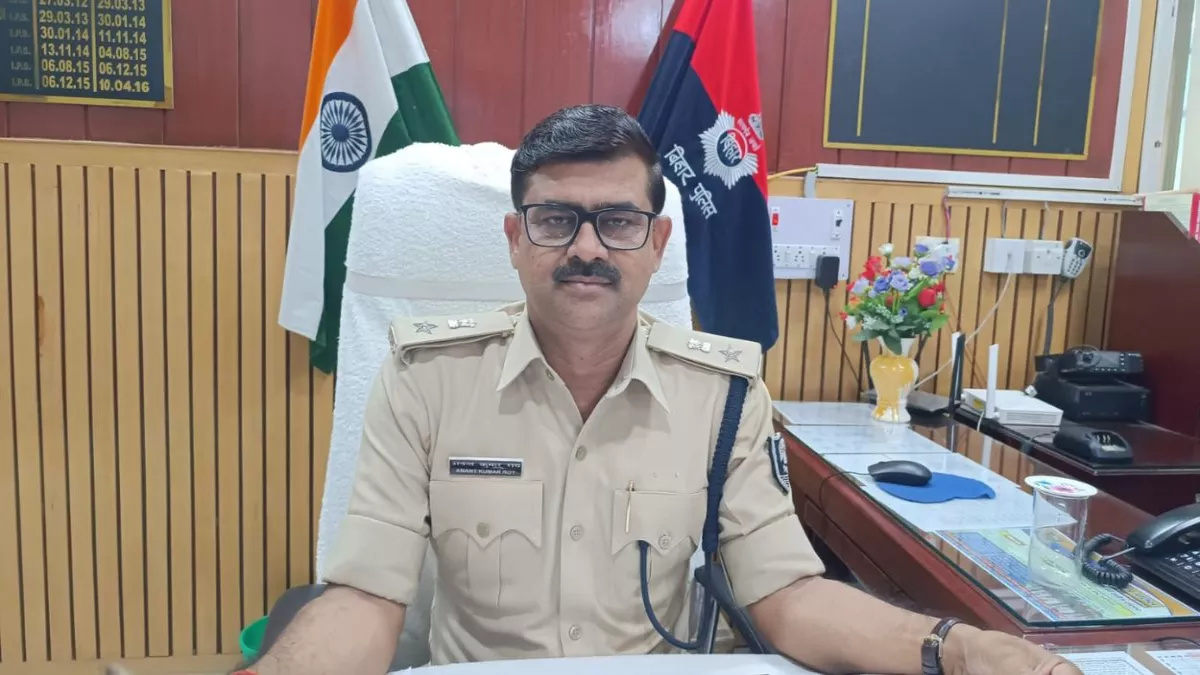 Bihar: खाकी में Reel बनाने पर प्रतिबंध, ऑन ड्यूटी चैटिंग पर भी लगा विराम; SP ने पुलिसवालों की दी हिदायत