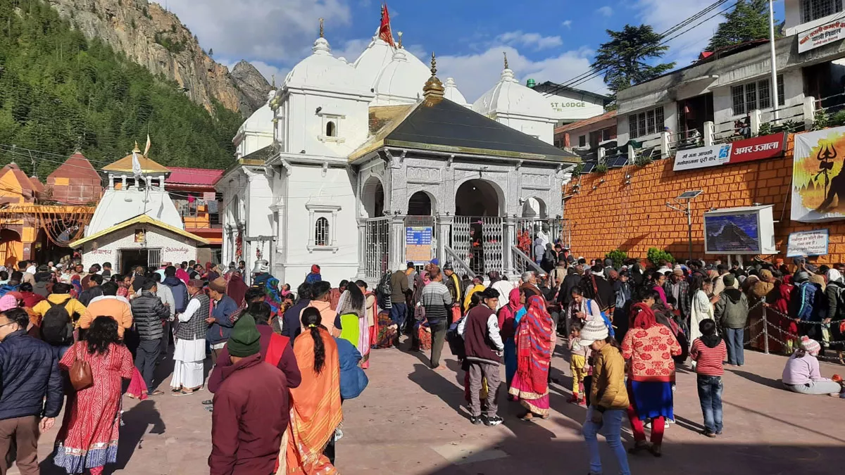 Ganga Dussehra 2023: आज ही धरती पर अवतरित हुईं मां गंगा, गंगोत्री धाम में अनुष्ठान; दर्शन को पहुंचे श्रद्धालु