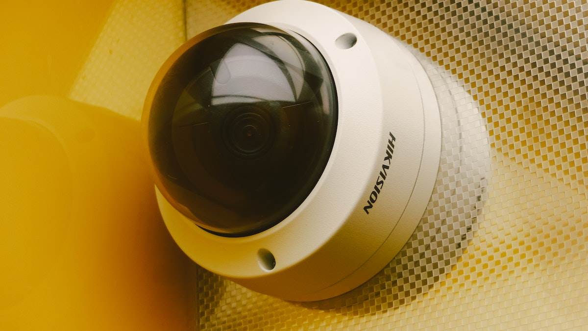 Hikvision Camera: अब घर में नहीं होगी चोरी! बड़े काम का है यह सस्ता डिवाइस जो हर वक्त रहेगा तैनात
