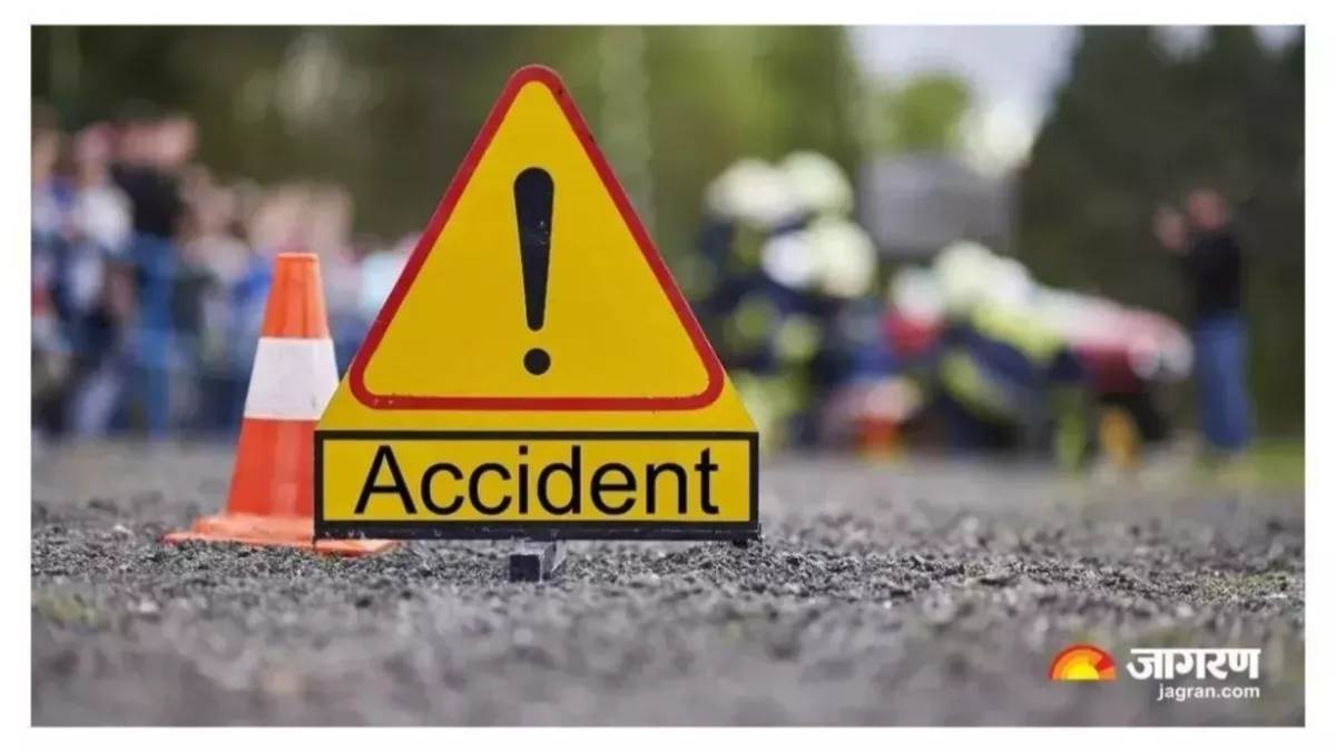 two buses collided in thrissur kerala more than 25 people injured two in critical condition