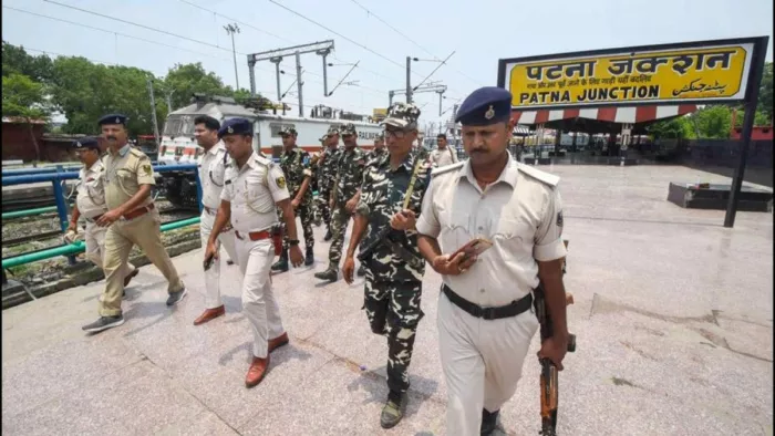 Patna Junction को बम से उड़ाने की धमकी देने वाया युवक गिरफ्तार। प्रतीकात्मक तस्वीर