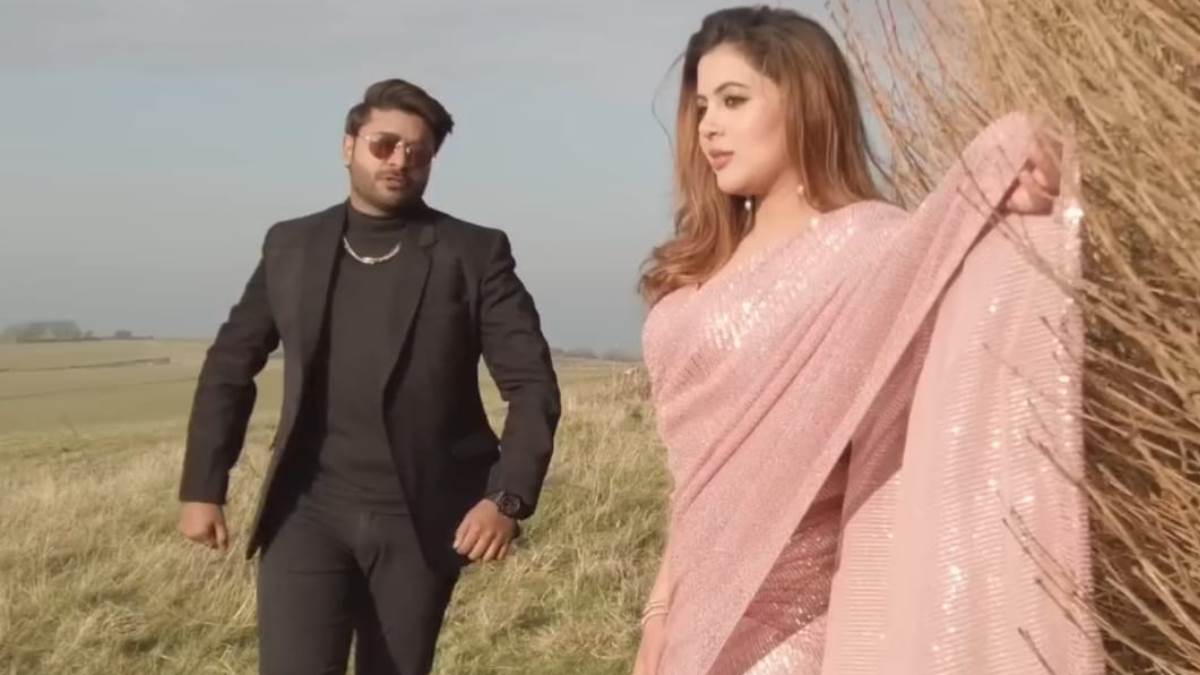 https://www.jagranimages.com/images/newimg/30052023/30_05_2023-pradeep_pandey_chintu_and_sahar_afsha_23427783.jpg