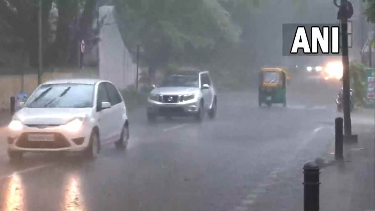 heavy rain lashes several parts of bengaluru city