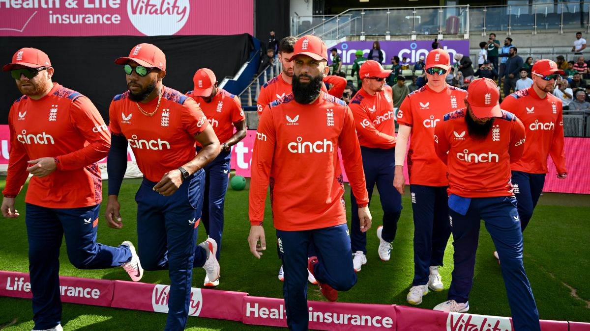 https://www.jagranimages.com/images/newimg/30052024/30_05_2024-england_cricket_team_23728707.jpg