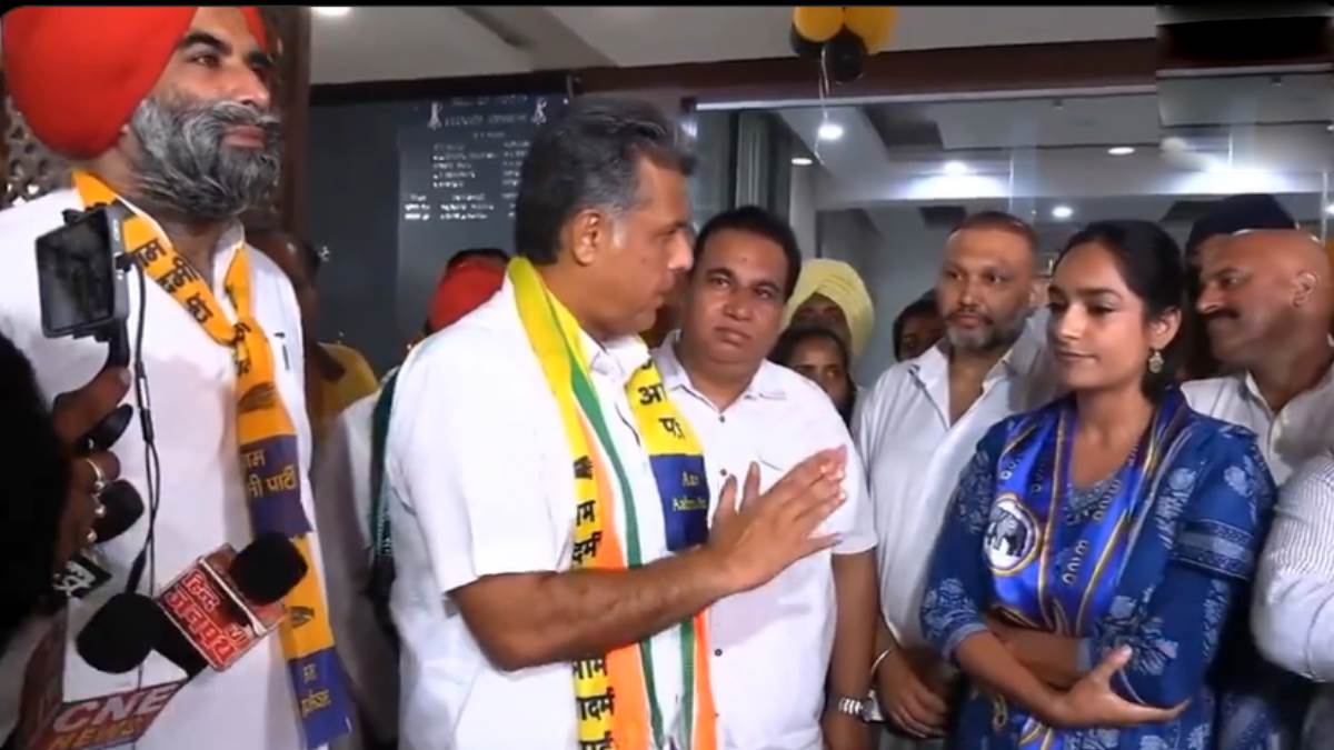 chandigarh lok sabha seat open debate between bsp candidate ritu singh and manish tiwari debate on reservation started