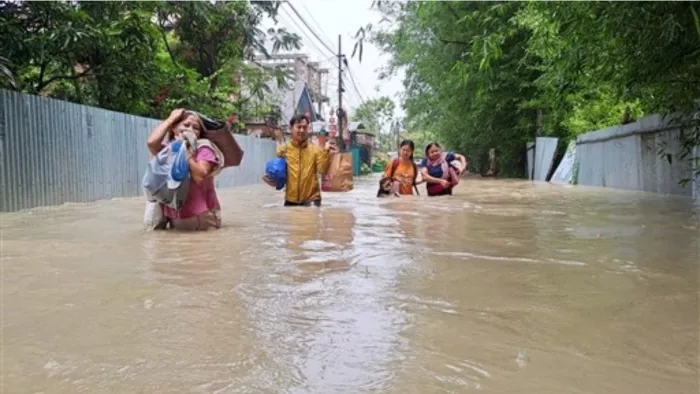मणिपुर में भारी बारिश की वजह से तीन लोगों की मौत हो गई।(फोटो सोर्स: एएनआई)