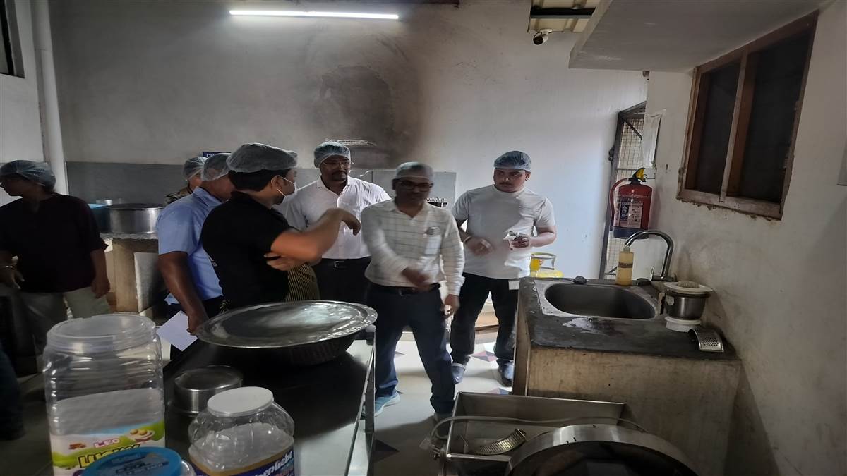 expired tea leaves seized at bansal tea company in gorakhpur